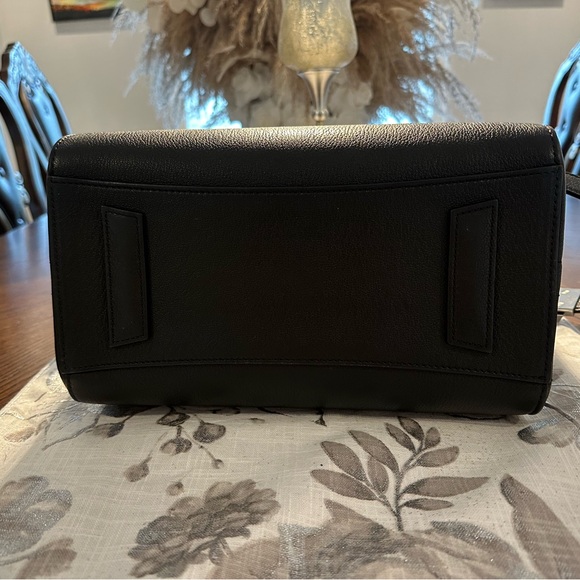 💗 SOLD 💗Authentic givenchy antigona small bag - Picture 8 of 11